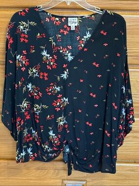 Como Vintage Black Floral Tie-Hem V-Neck Top